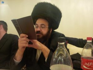 המנחיל מנוחה, לעמו לישראל, הדובר של חצר הקודש