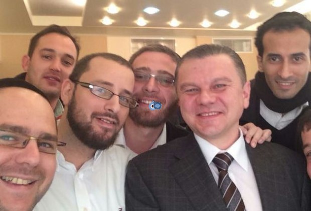 ד"ש מפוטין - סגן ראש ממשלת אוקראינה בסלפי עם העיתונאים החרדים
